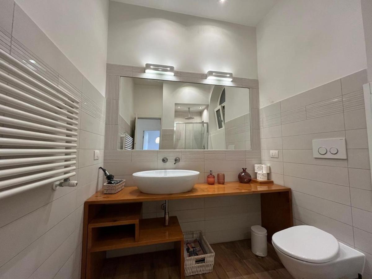La Dolce Vita - Luxury Colosseum Boutique Apartment Рим Экстерьер фото