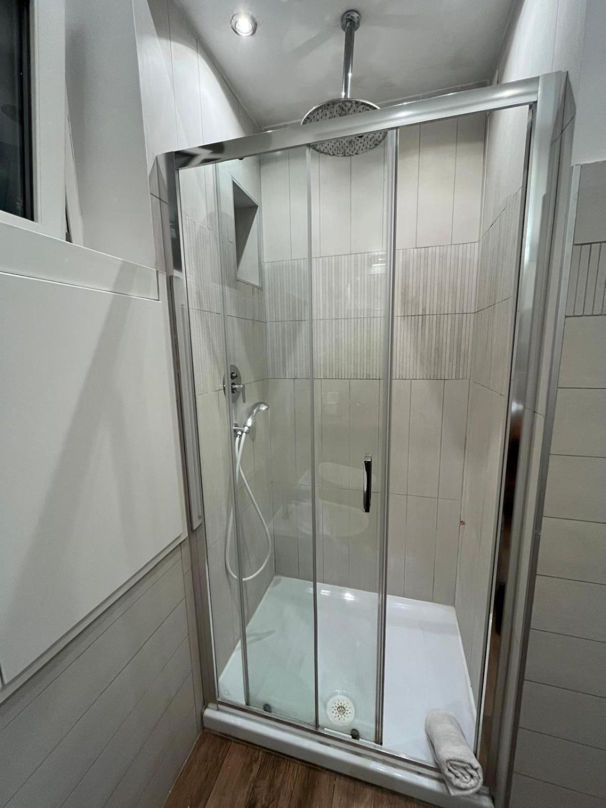 La Dolce Vita - Luxury Colosseum Boutique Apartment Рим Экстерьер фото