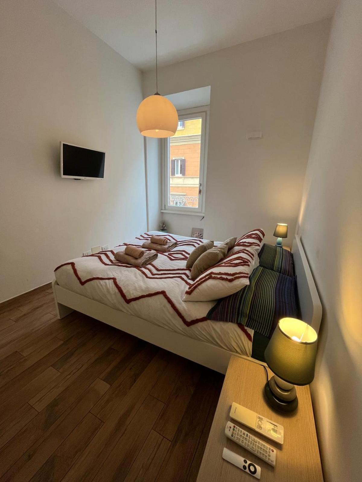 La Dolce Vita - Luxury Colosseum Boutique Apartment Рим Экстерьер фото