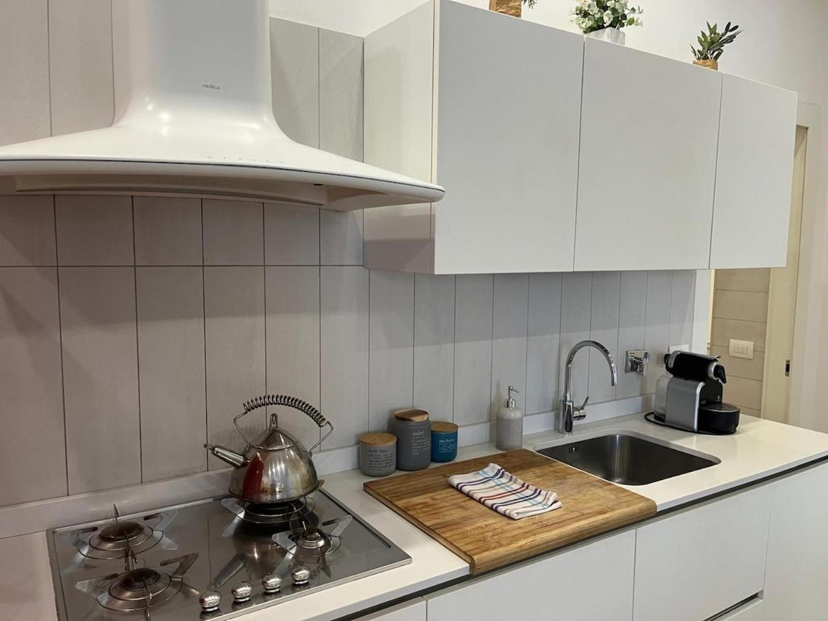 La Dolce Vita - Luxury Colosseum Boutique Apartment Рим Экстерьер фото