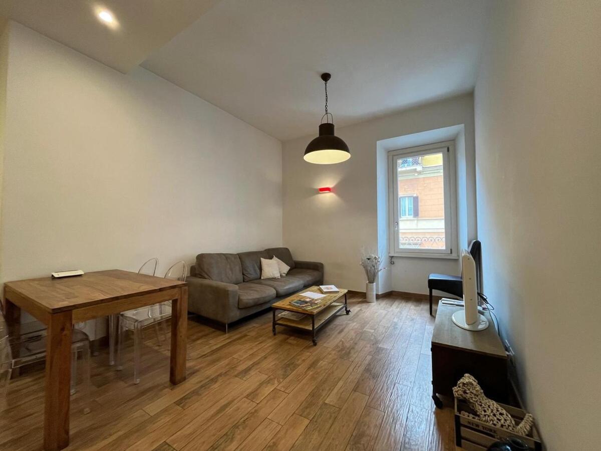 La Dolce Vita - Luxury Colosseum Boutique Apartment Рим Экстерьер фото